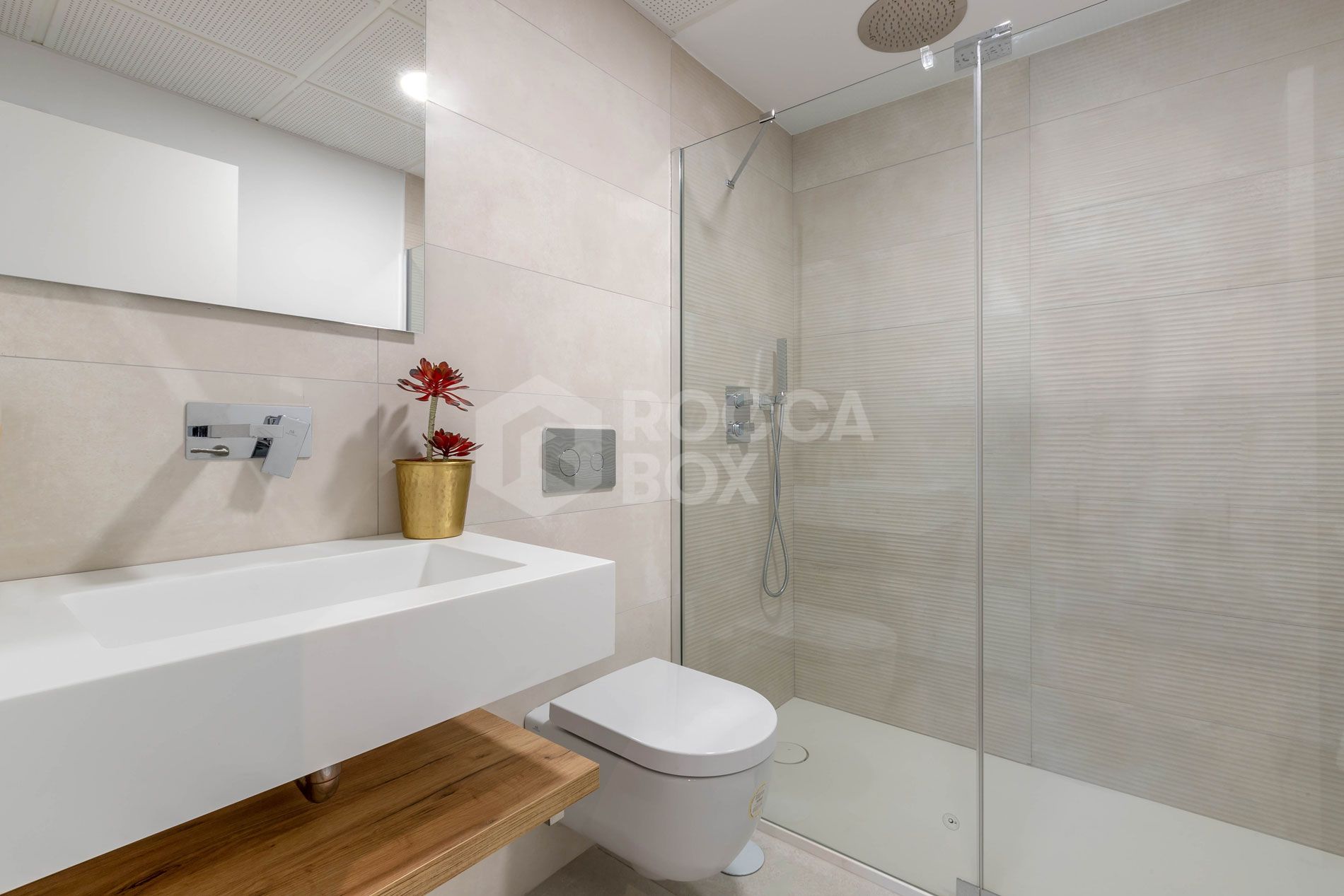 Alborada offers homes with a modern, attractive design and attention todetail, in a promotion perfectly integrated with the nature of its beautifulsurroundings.