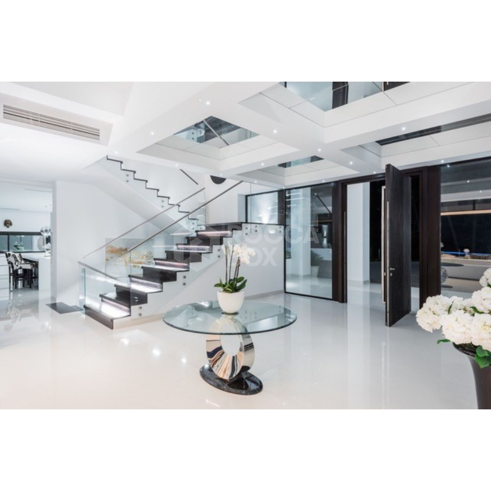 A rare opening exists to secure this villa for sale in La Zagaleta, Benahavis.