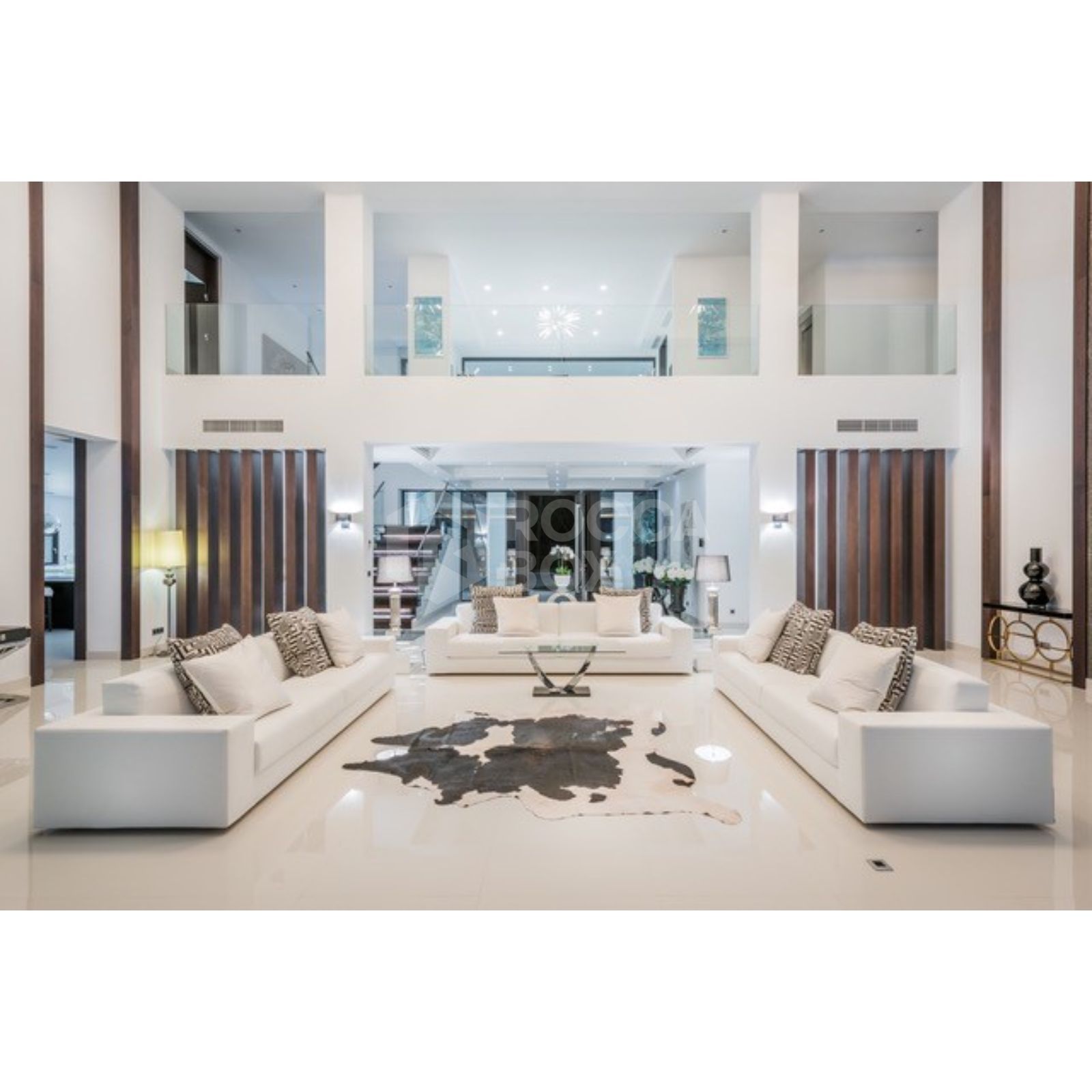 A rare opening exists to secure this villa for sale in La Zagaleta, Benahavis.