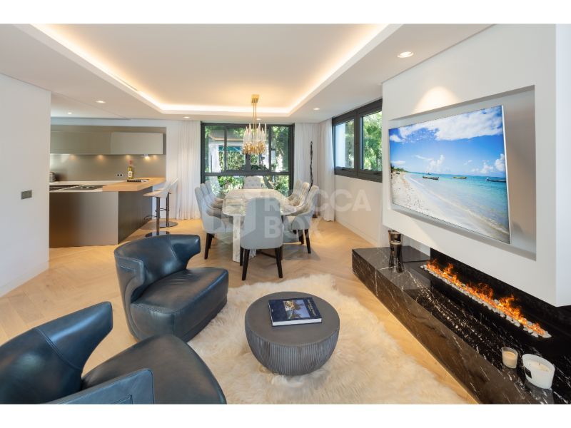 Opulent beachside villa located in the prestigious Puente Romano resort with easy access to the beach.