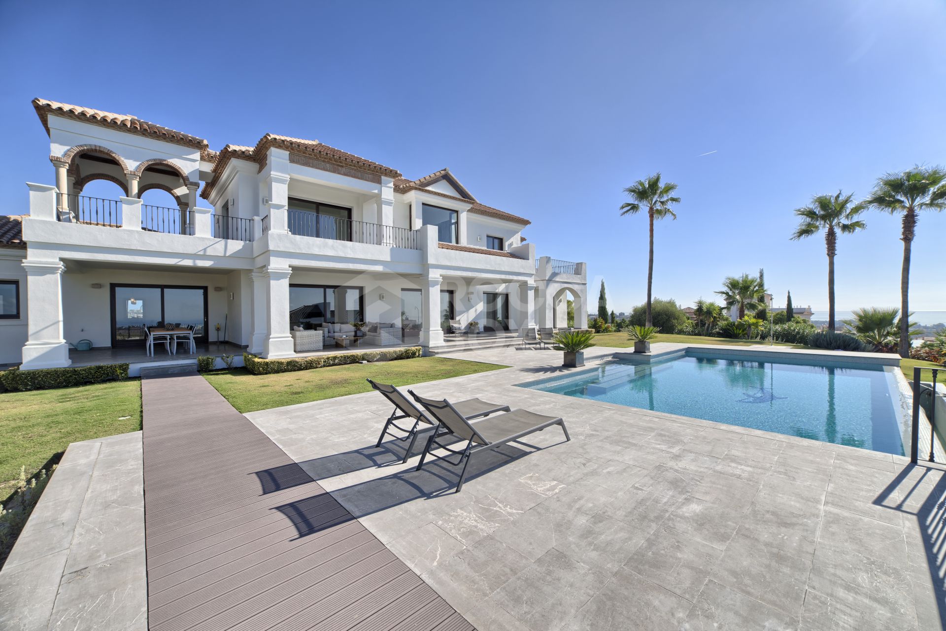 Luxury 6 bedroom villa in Los Flamingos Golf Resort