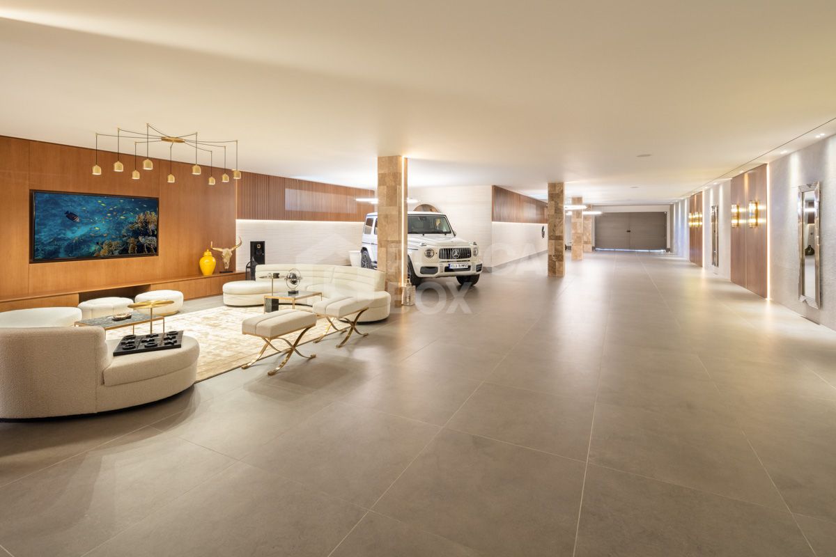 A true masterpiece in Marbella, located in the most prestigious gated community on the Costa del Sol: Cascada de Camoján.