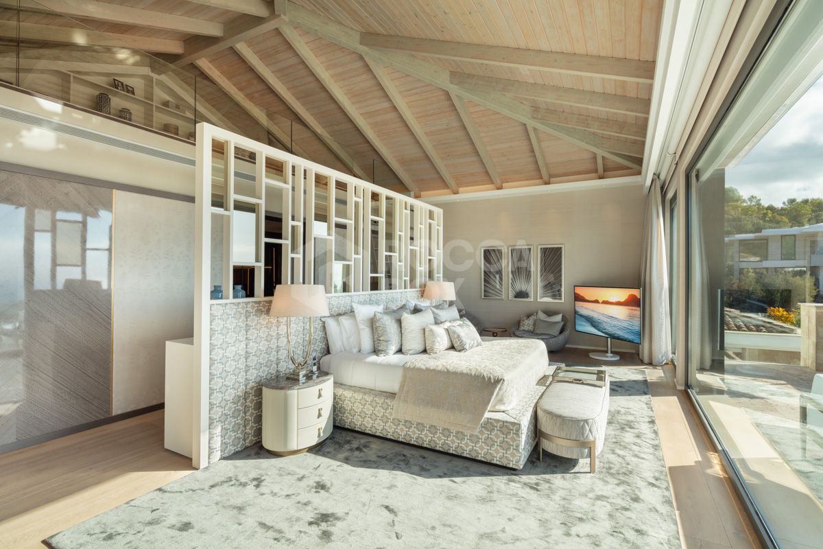 A true masterpiece in Marbella, located in the most prestigious gated community on the Costa del Sol: Cascada de Camoján.