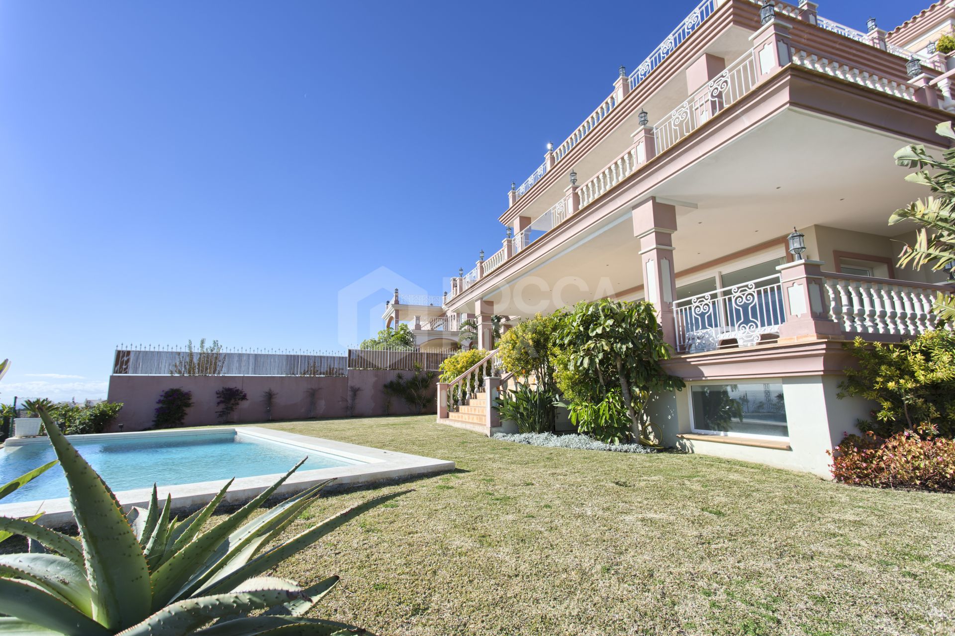 8 Bed villa in Los Flamingos Golf Resort