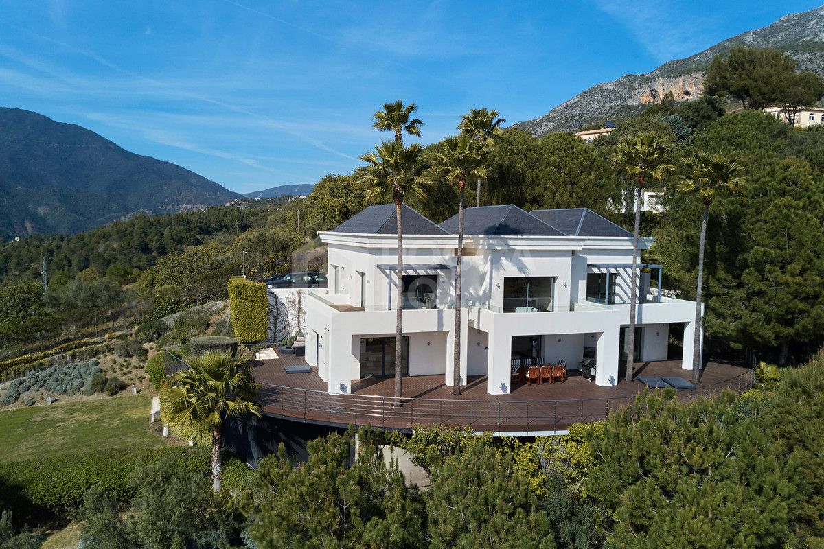Exceptional Contemporary Villa with Breathtaking Views in Istán