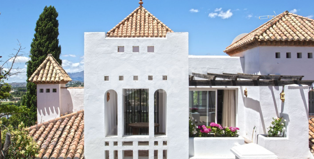 Villa with golf front line views in Marbella