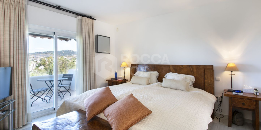 Villa with golf front line views in Marbella