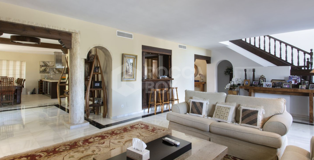 Villa with golf front line views in Marbella