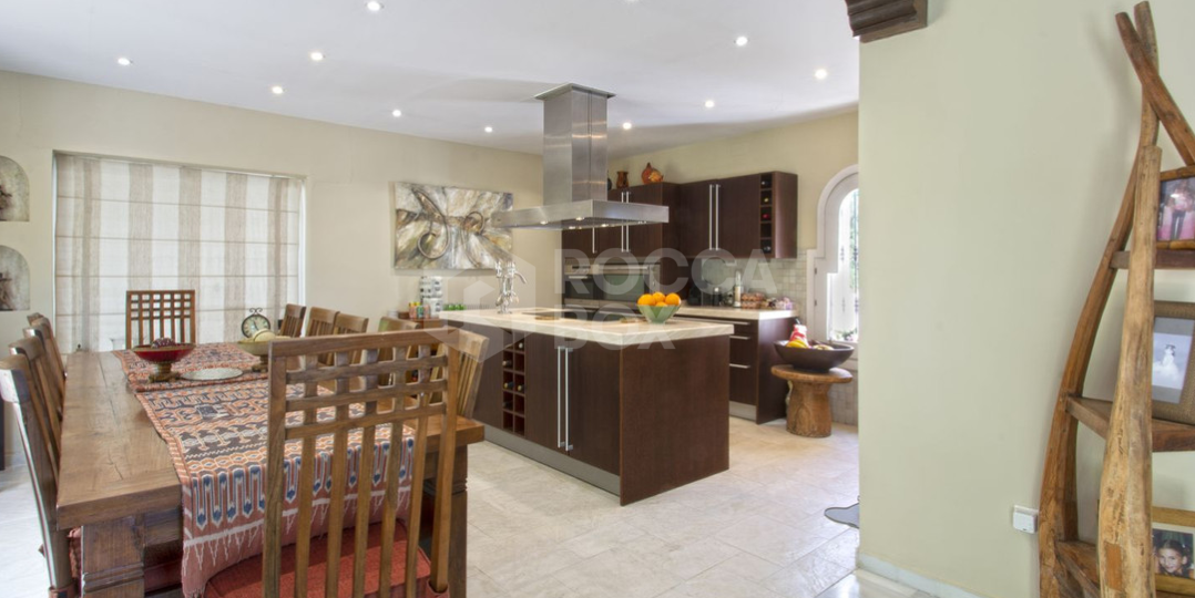 Villa with golf front line views in Marbella