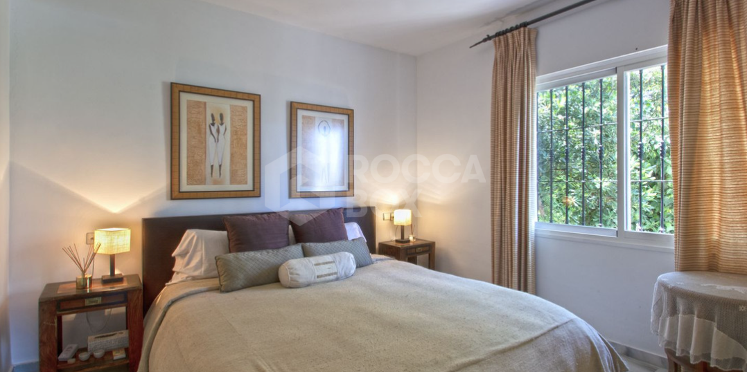 Villa with golf front line views in Marbella