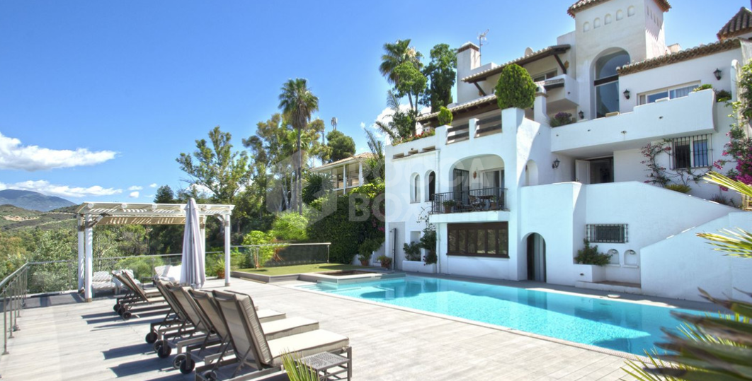 Villa with golf front line views in Marbella