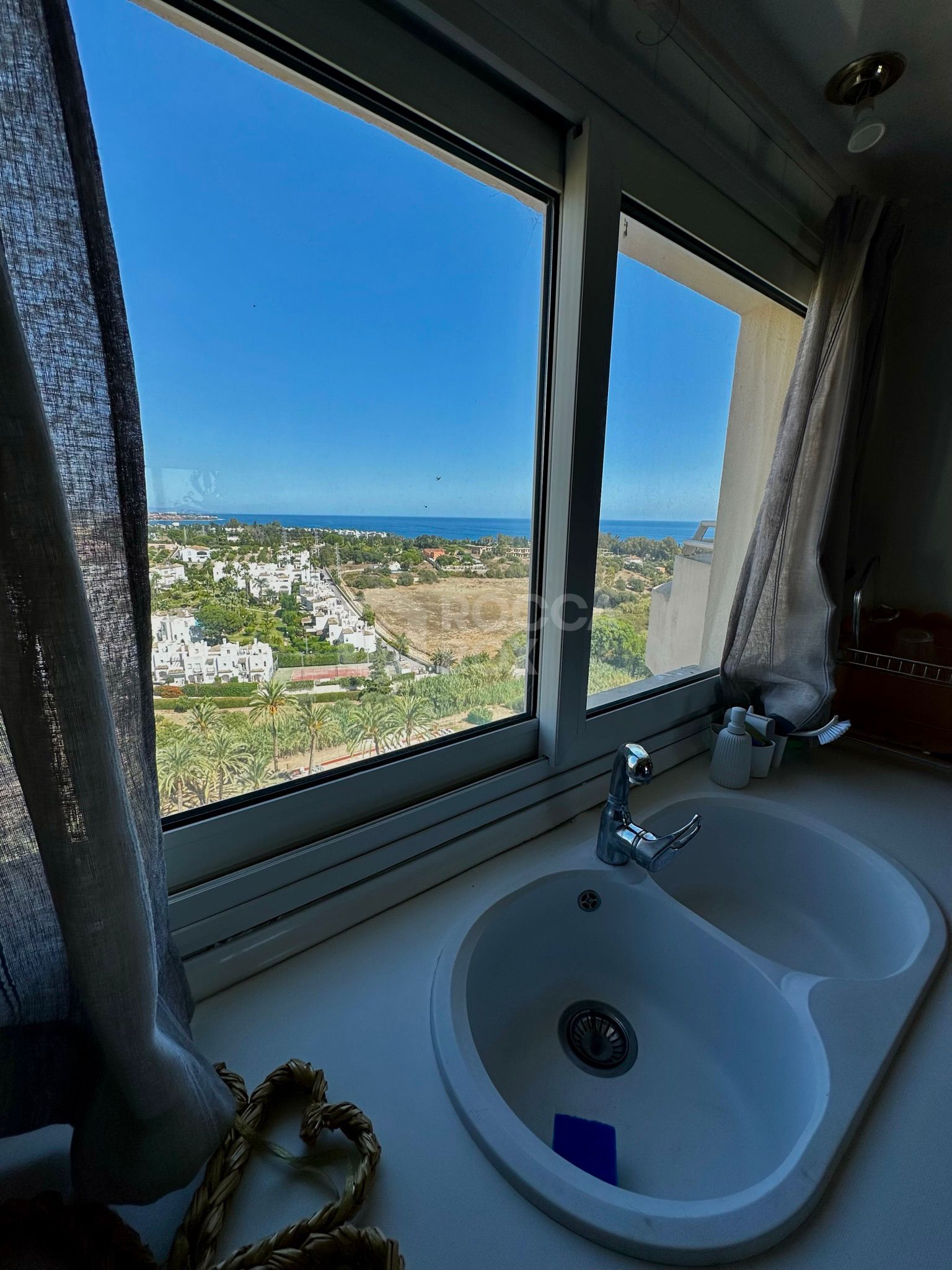 Stunning Penthouse with Mountain and Sea Views