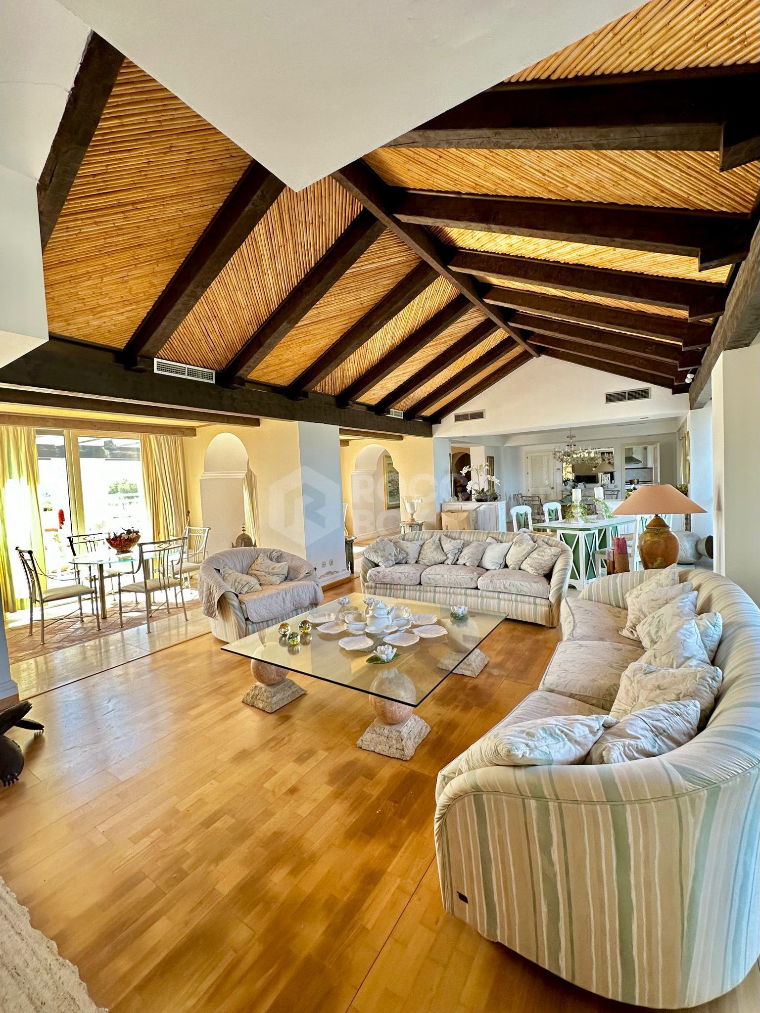 Stunning Penthouse with Mountain and Sea Views