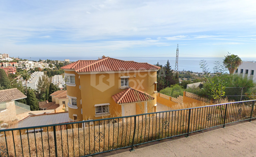 Villa with sea views in Benalmadena