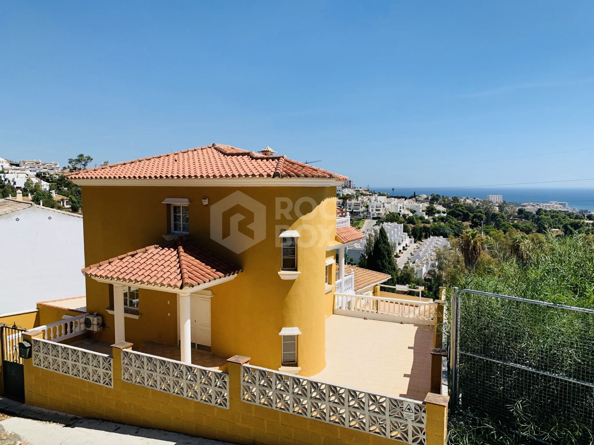 Villa with sea views in Benalmadena