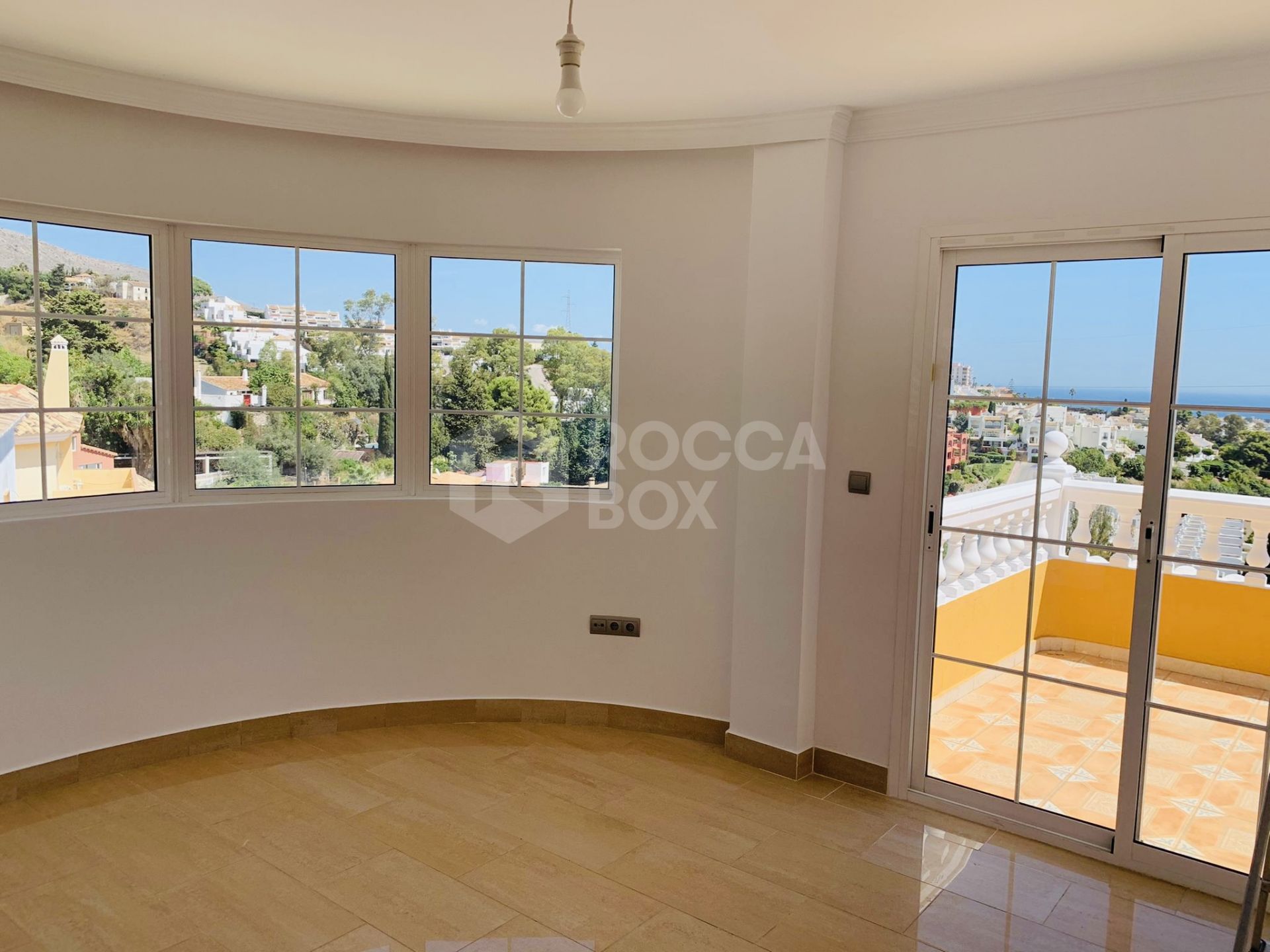 Villa with sea views in Benalmadena