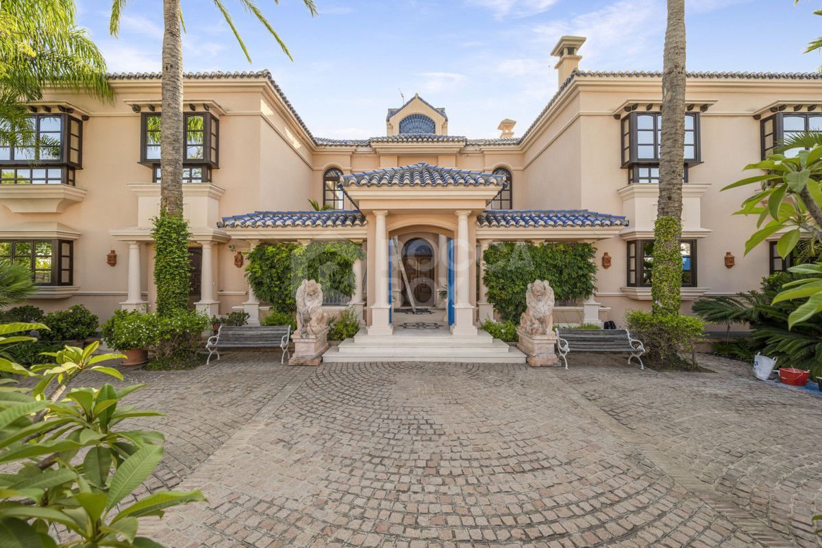 Luxury classic mansion in Marbella