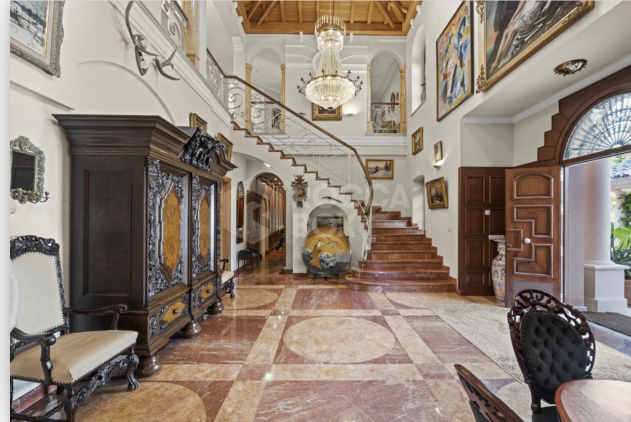 Luxury classic mansion in Marbella