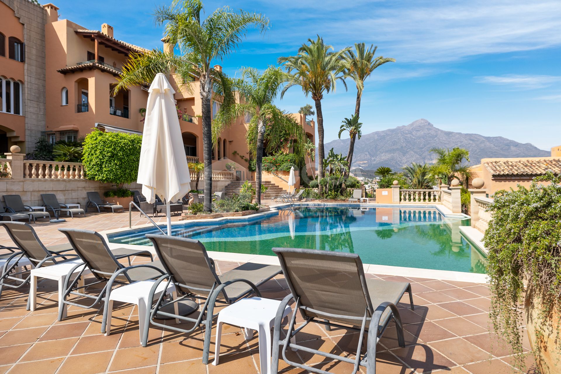 Duplex Penthouse with sea views, Marbella Northwest