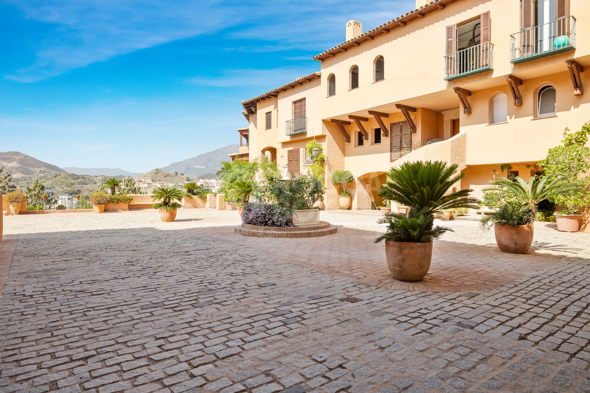 Duplex Penthouse with sea views, Marbella Northwest