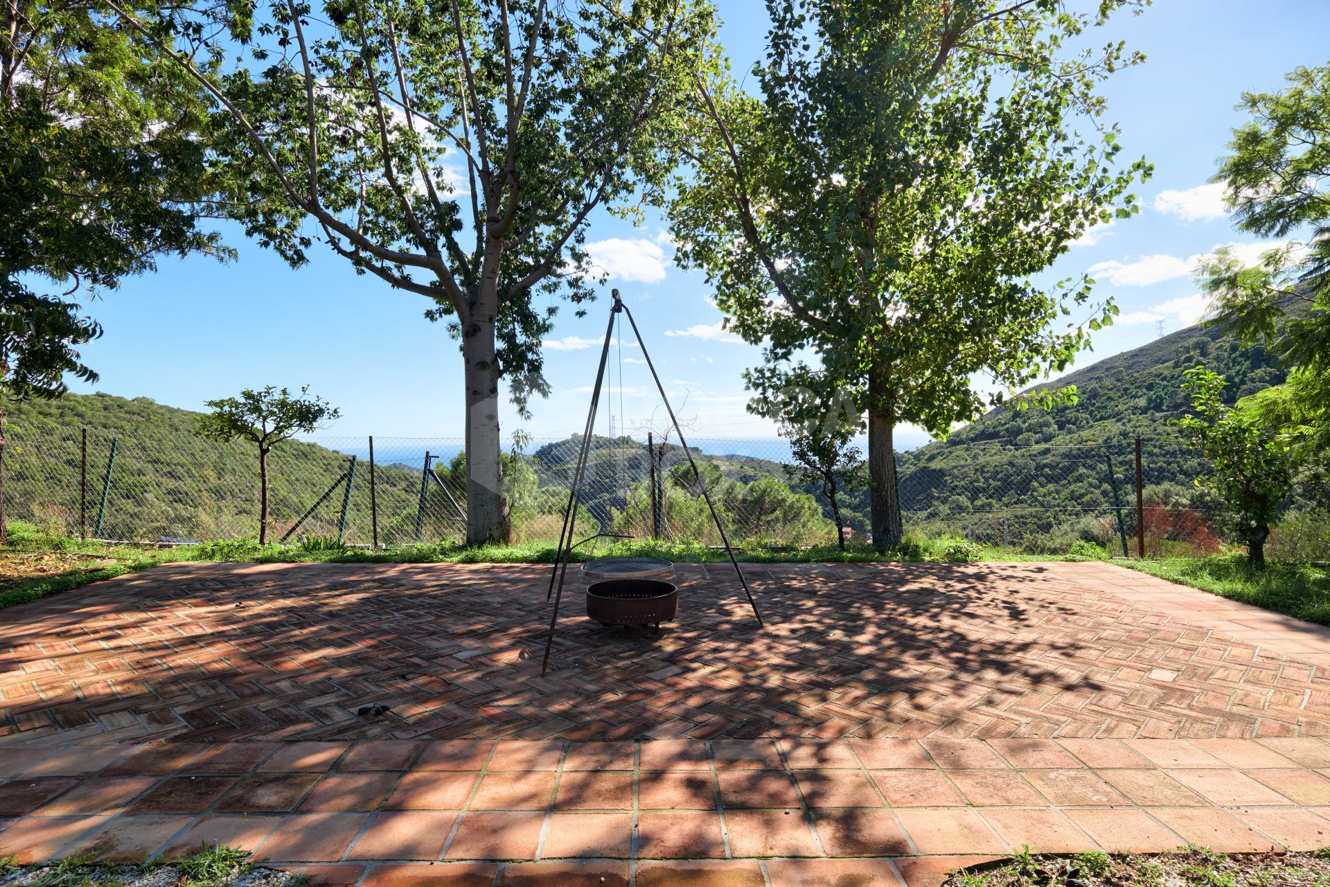 Finca in the Mountainside of Los Reales