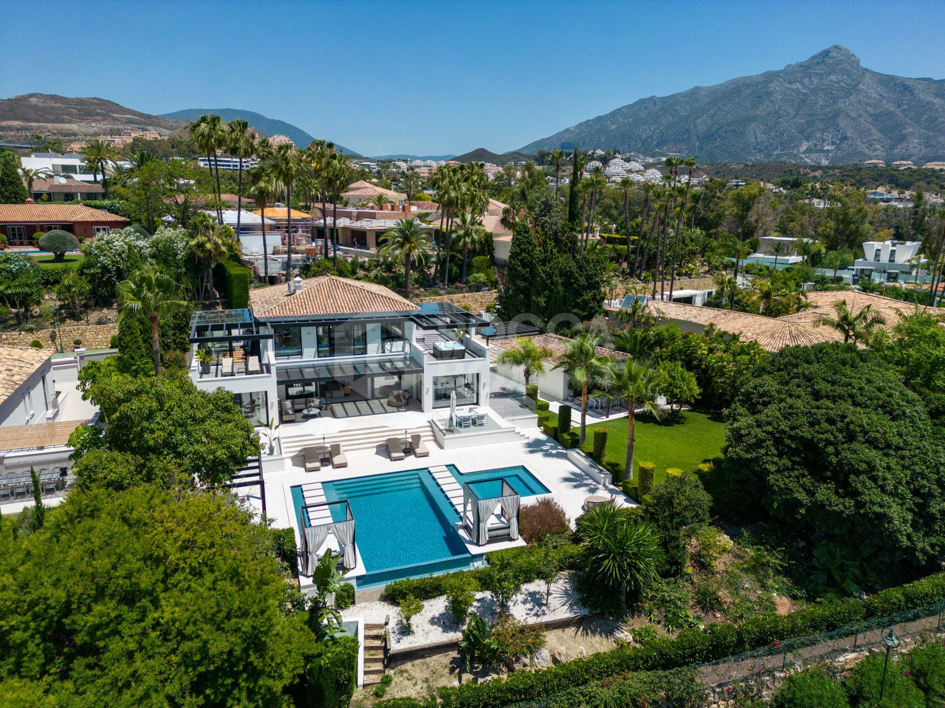 Eco-Friendly Villa in Marbella's Prestigious Nueva Andalucía