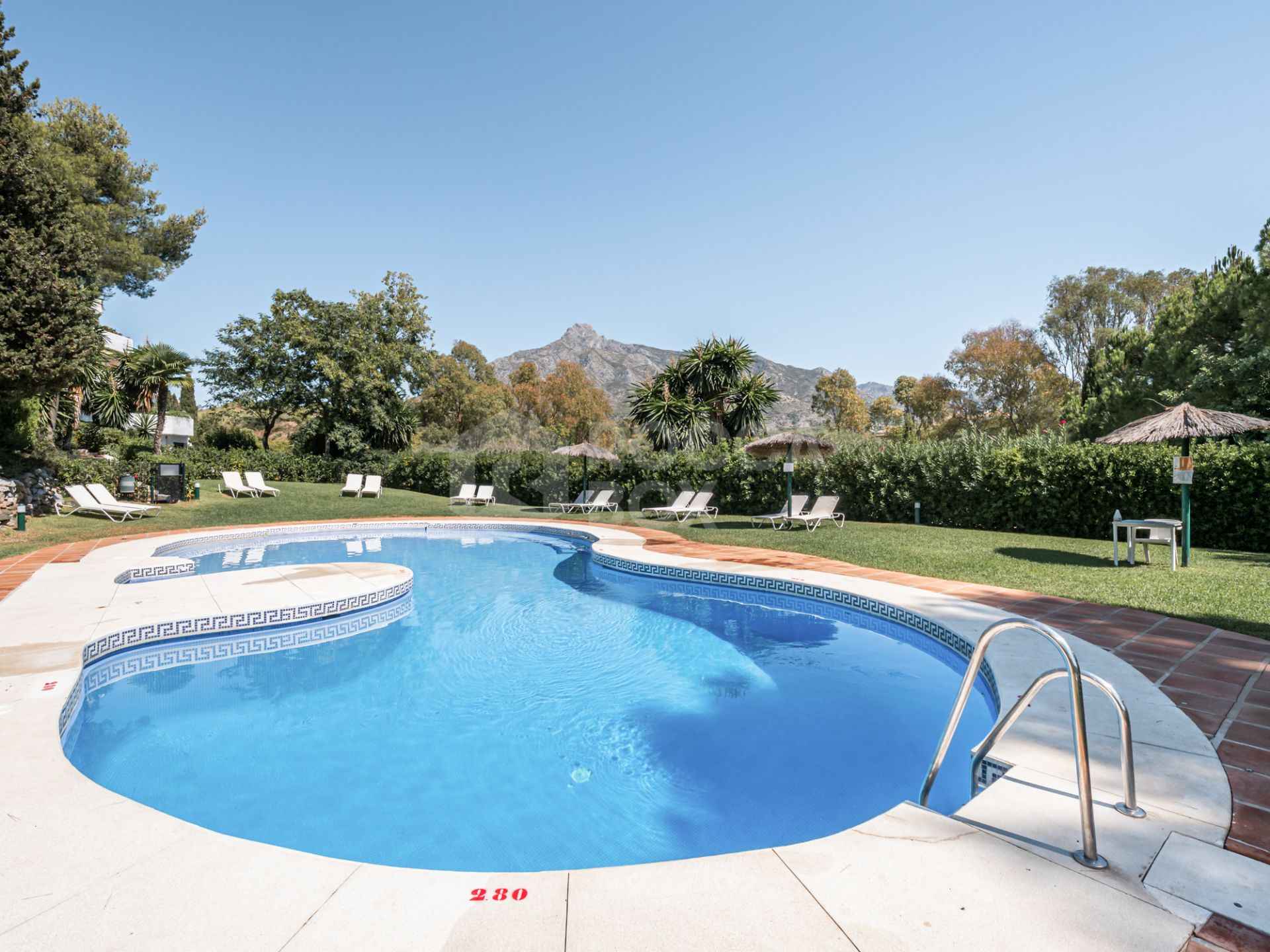 Duplex Penthouse in Puente Romano Golden Mile, Marbella