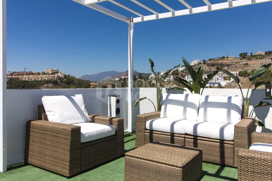 Luxury Apartment with Terrace Jacuzzi in Northwest of Marbella