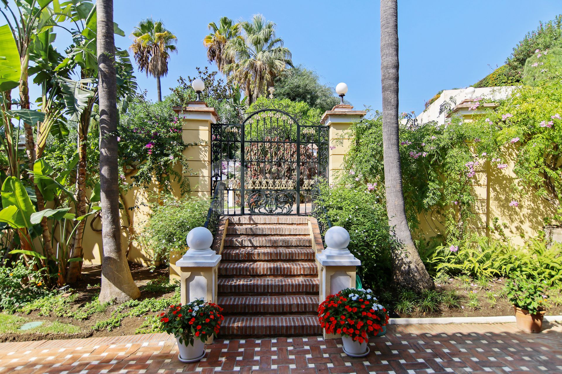 Traditional 5 bedroom villa in El Paraíso