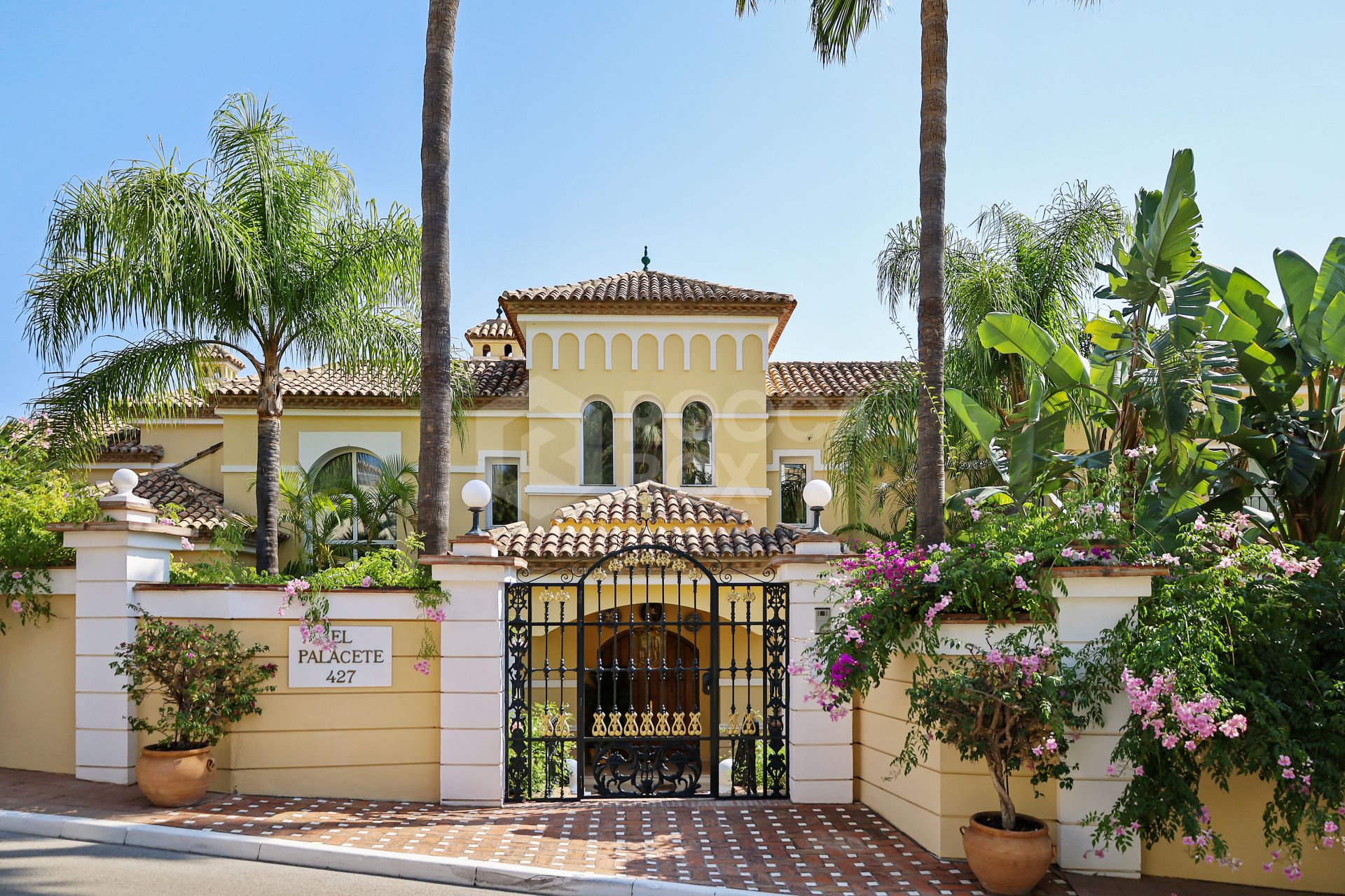 Traditional 5 bedroom villa in El Paraíso