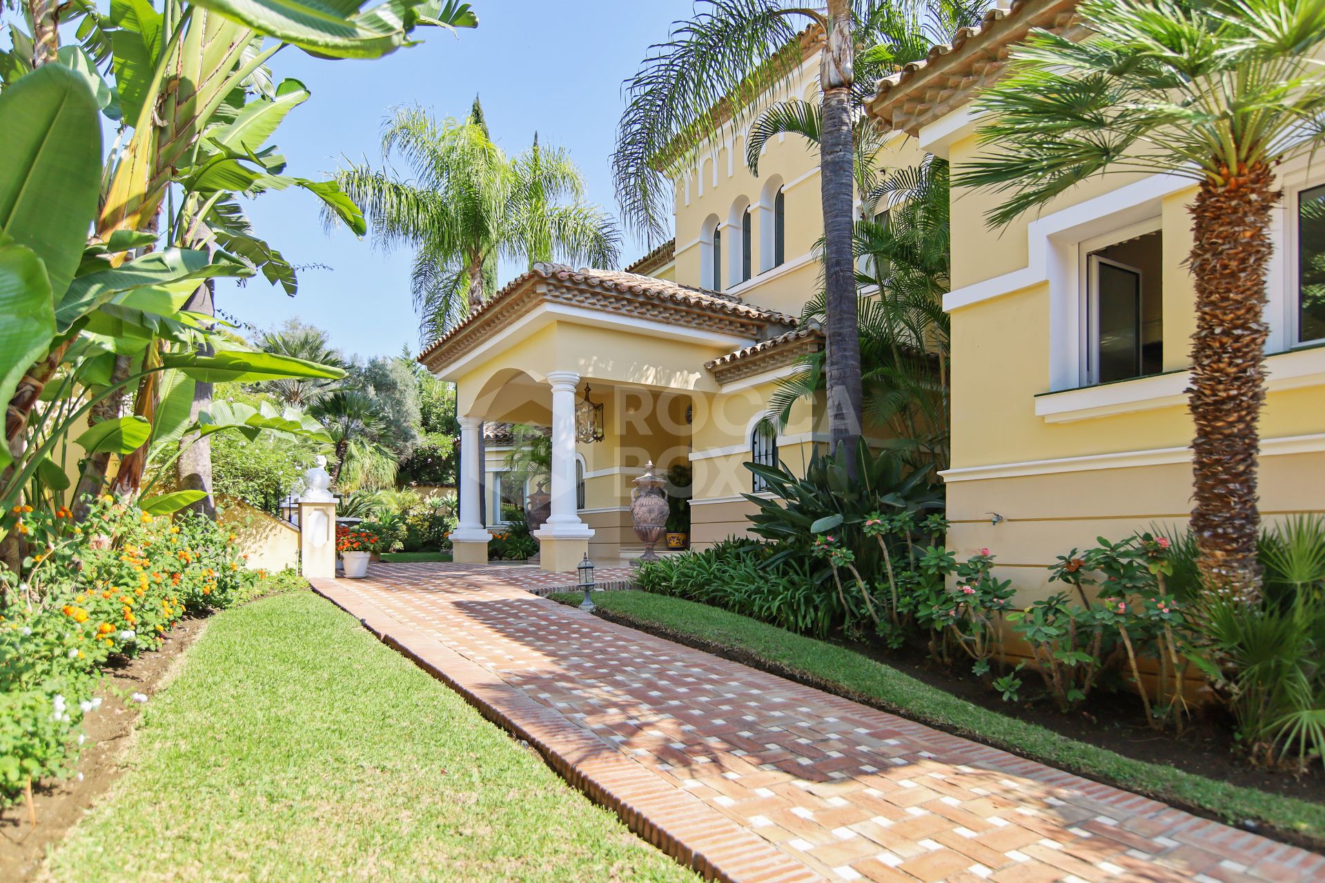 Traditional 5 bedroom villa in El Paraíso