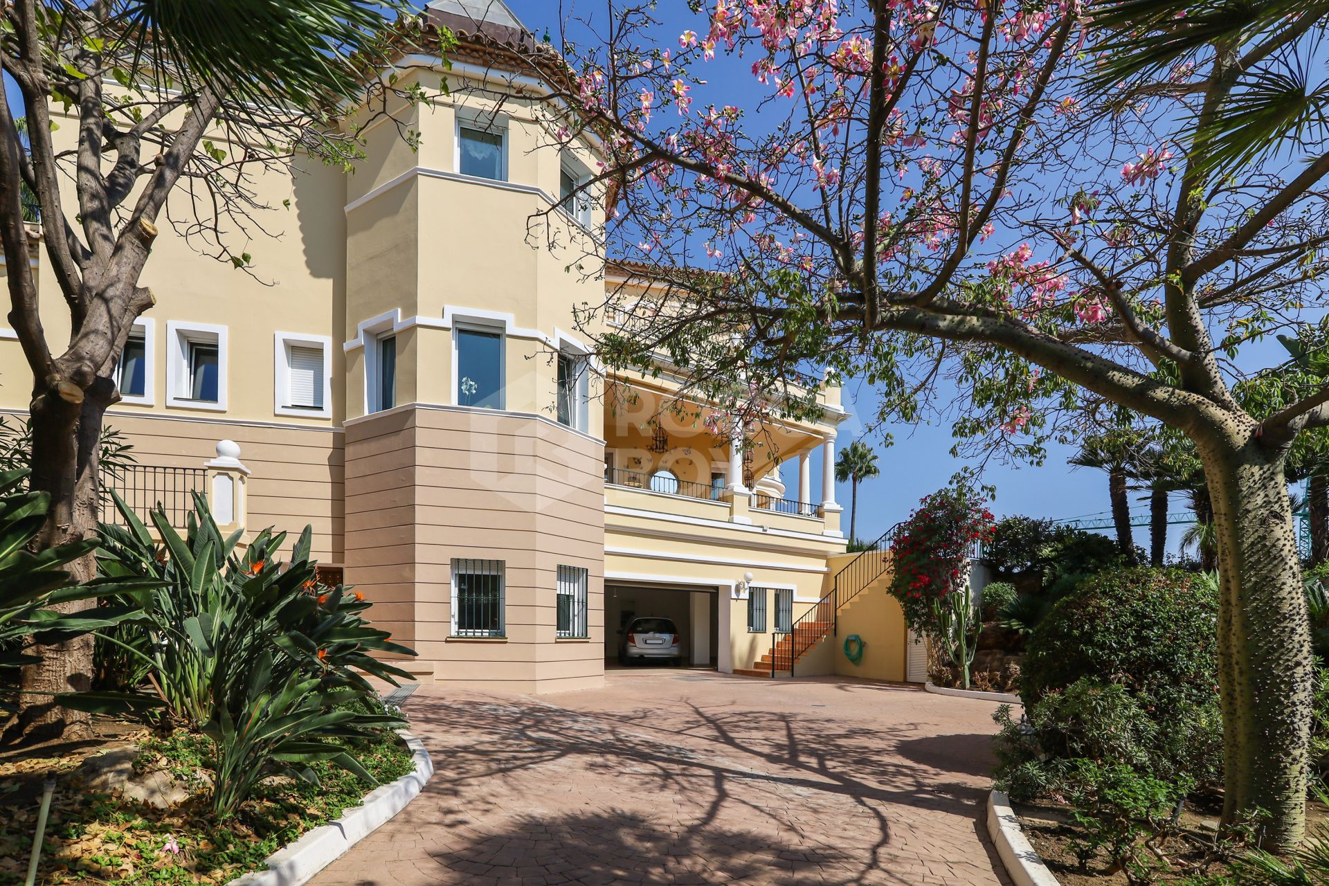 Traditional 5 bedroom villa in El Paraíso