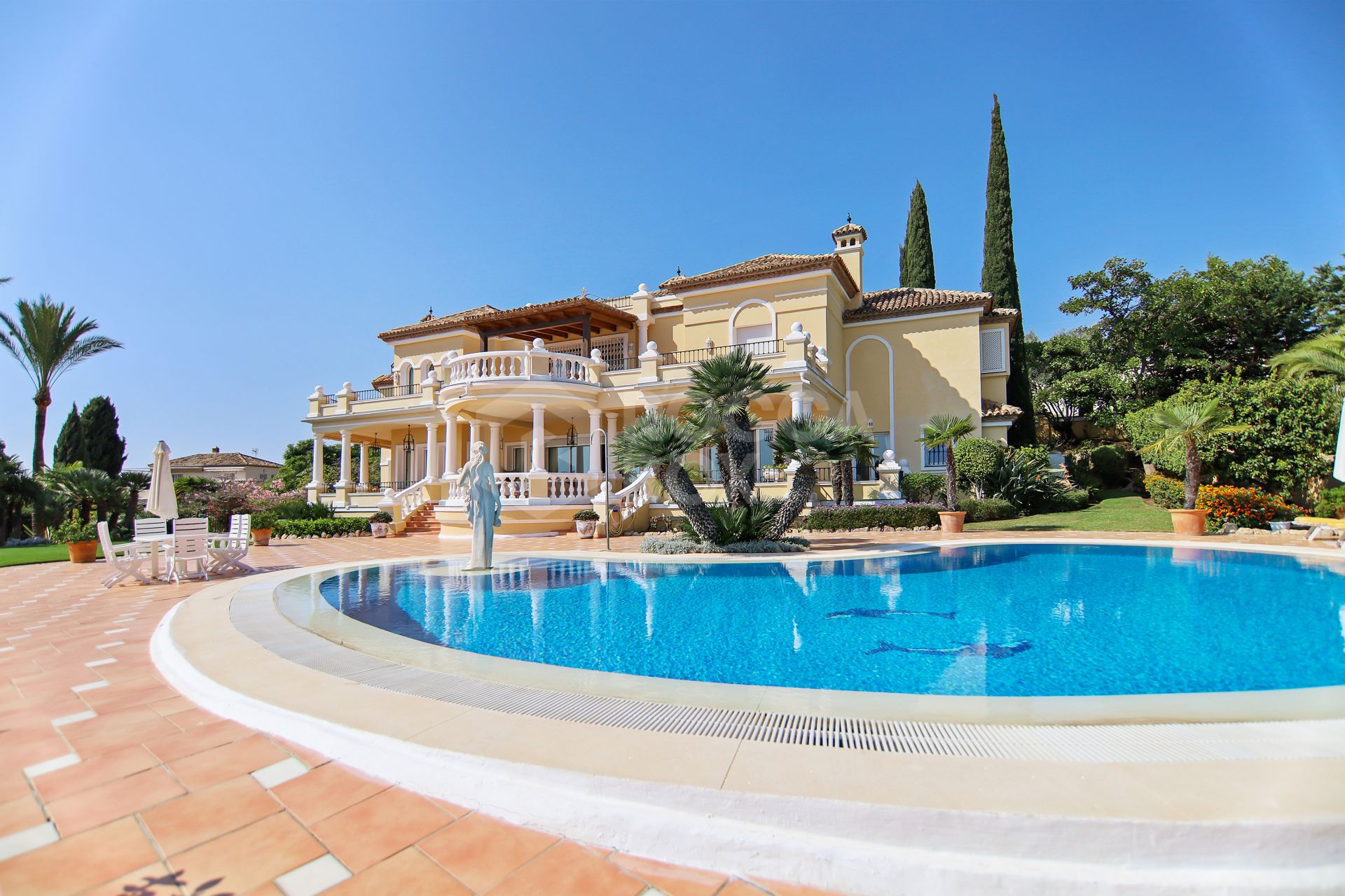 Traditional 5 bedroom villa in El Paraíso