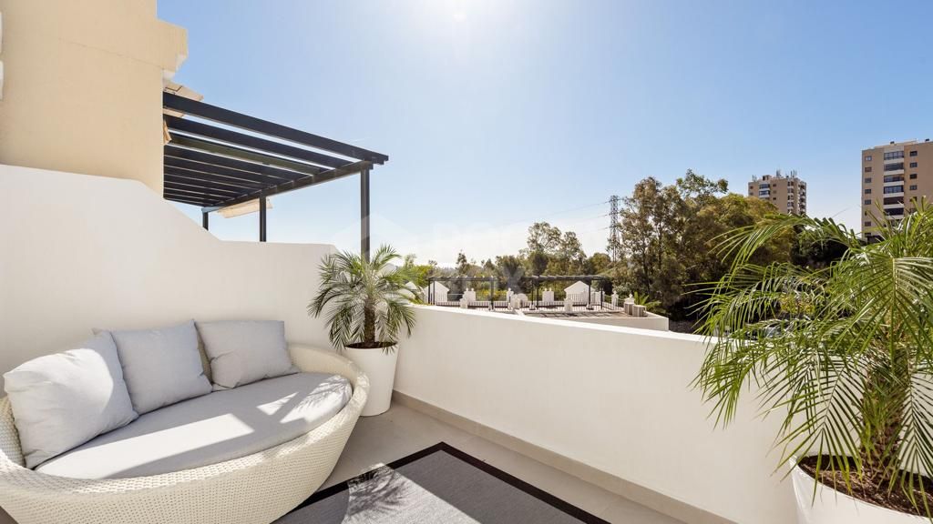 Luxury Living at Its Finest: Experience Casa Solaris in Aloha Gardens, Nueva Andalucia!