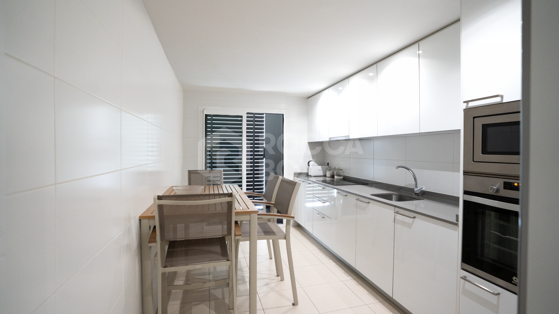 3 Bedroom Apartment in La Campana, Nueva Andalucia, Marbella