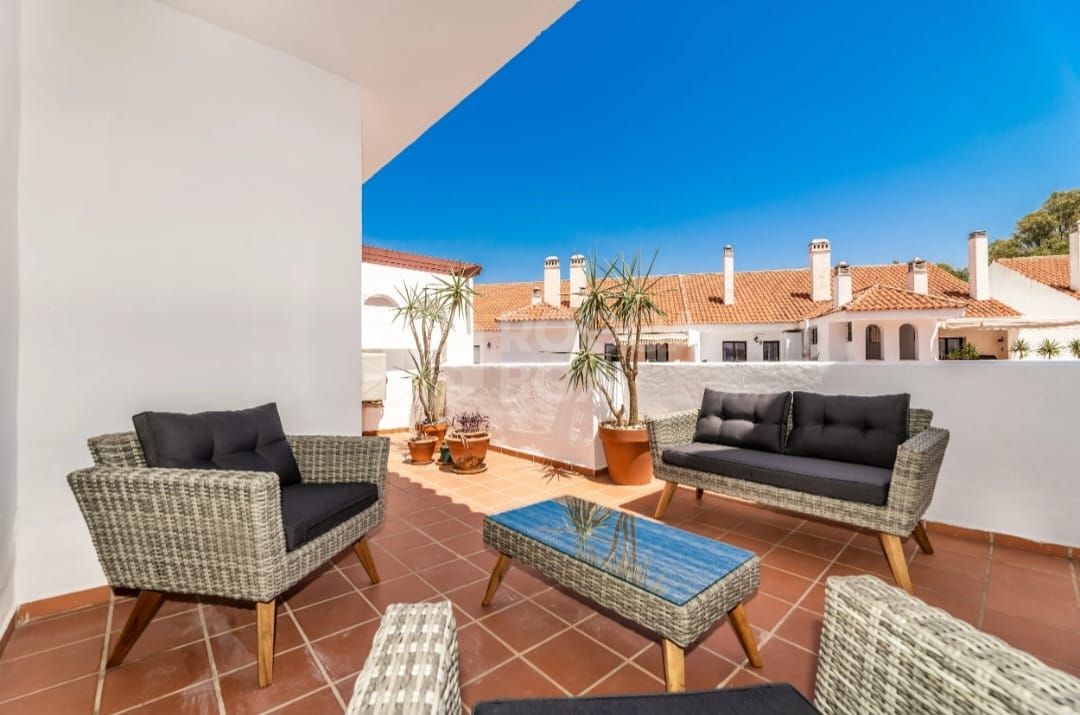 Apartment for short term rent in La Maestranza, Nueva Andalucia