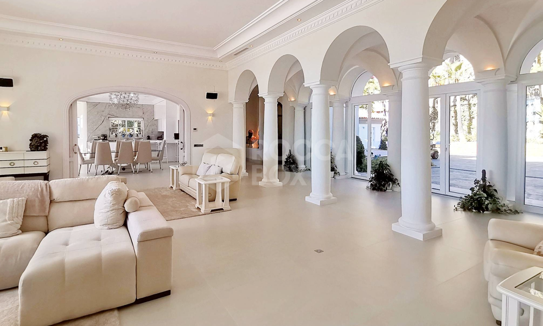 Unparalleled Beauty, Class, and Location - Discover the Ultimate Luxury Estate