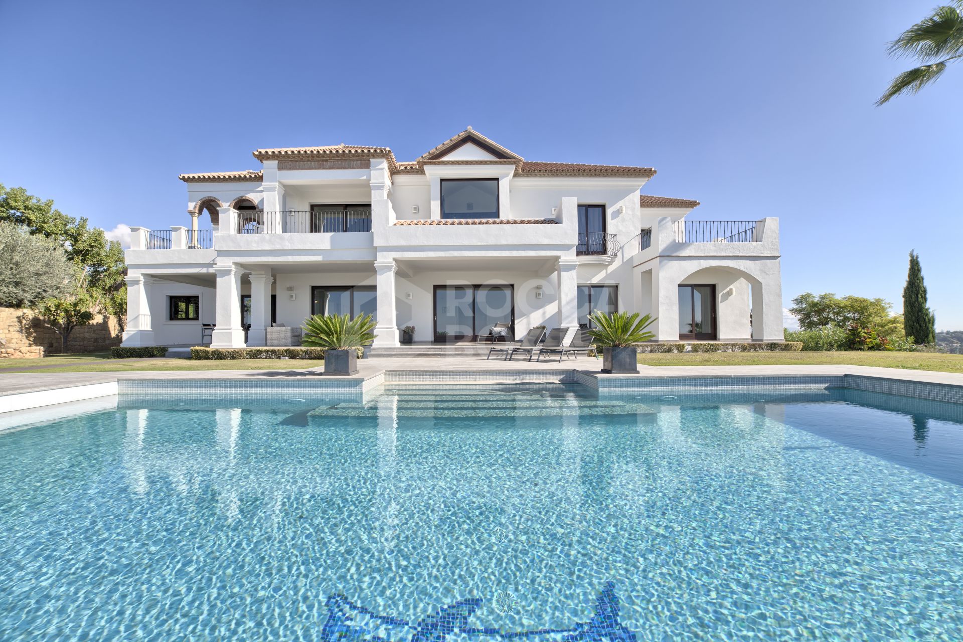 Luxury 6 bedroom villa in Los Flamingos Golf Resort