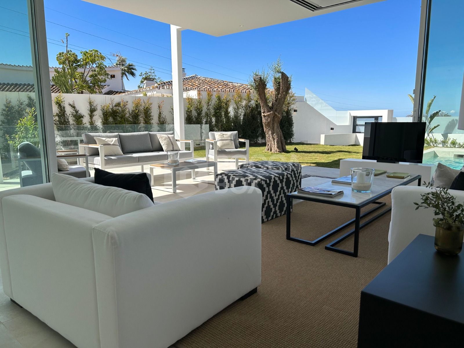 Elevated Living in Marbella: Exclusive Complex of 8 Contemporary Villas