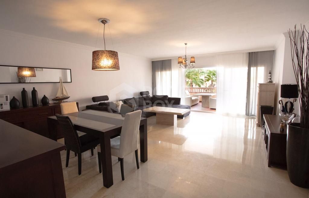 Apartment for short term rent in Atalaya, Estepona