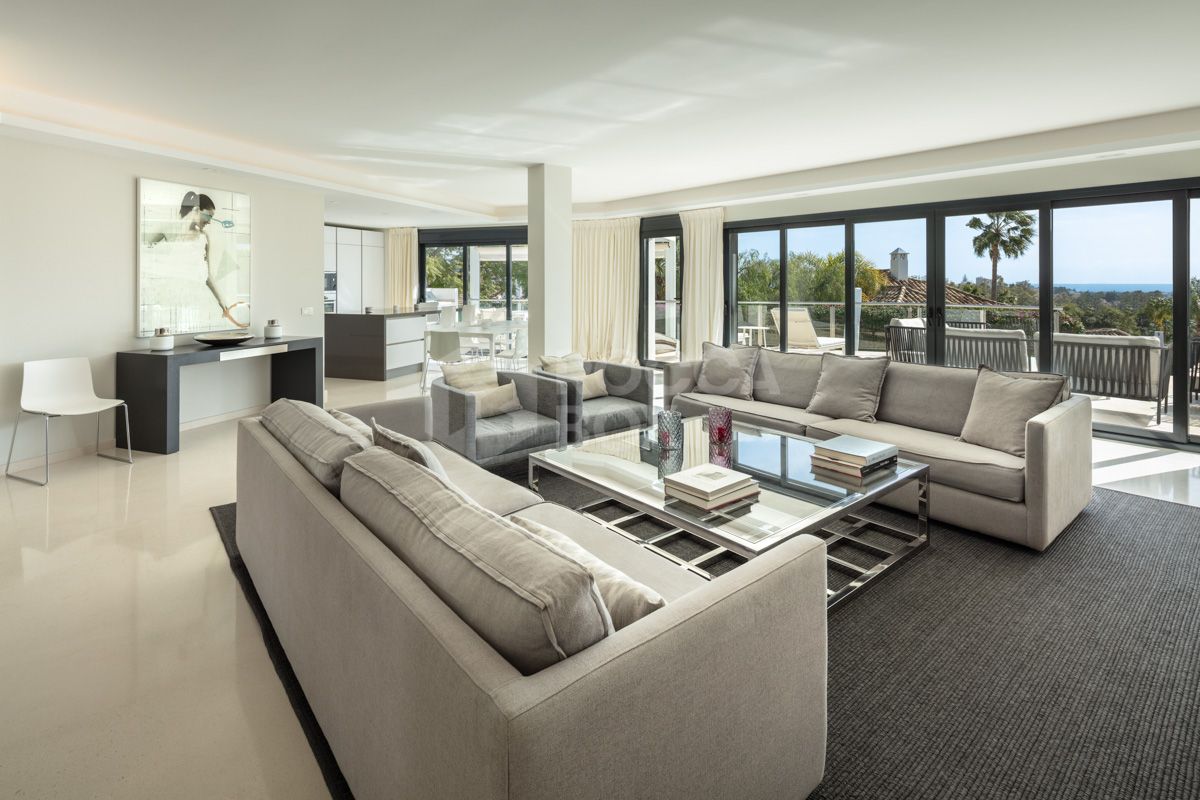 Refurbished Villa with Breathtaking Views in Nueva Andalucia's Golf Valley