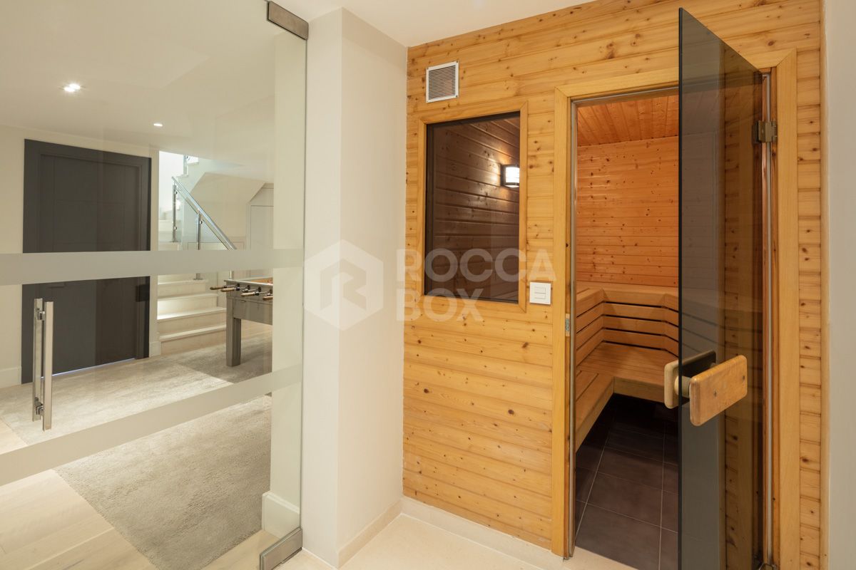 Refurbished Villa with Breathtaking Views in Nueva Andalucia's Golf Valley