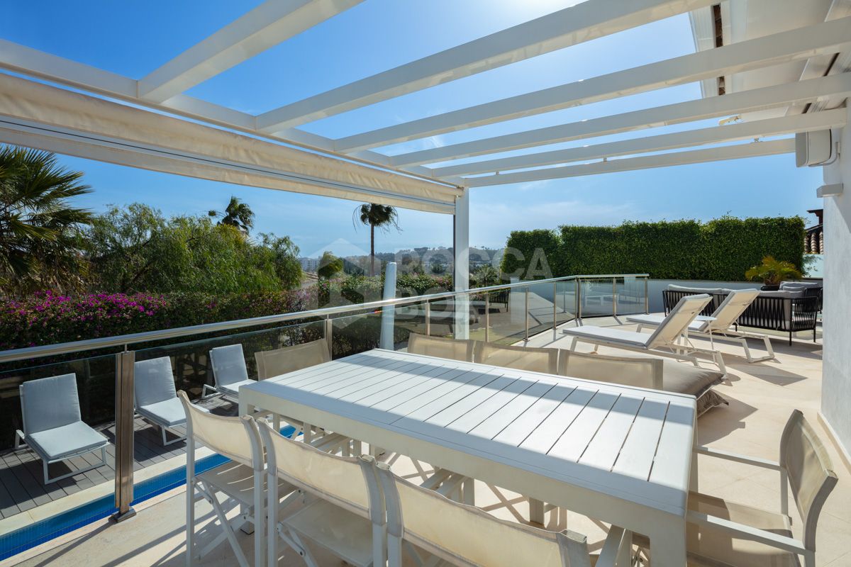 Refurbished Villa with Breathtaking Views in Nueva Andalucia's Golf Valley