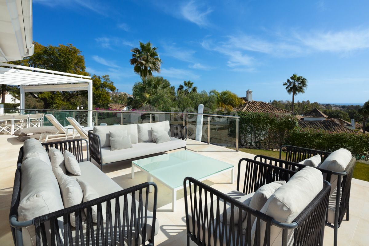 Refurbished Villa with Breathtaking Views in Nueva Andalucia's Golf Valley