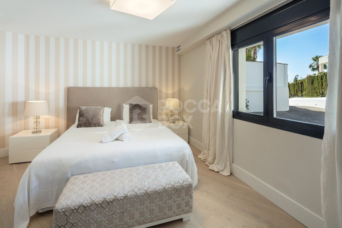 Refurbished Villa with Breathtaking Views in Nueva Andalucia's Golf Valley