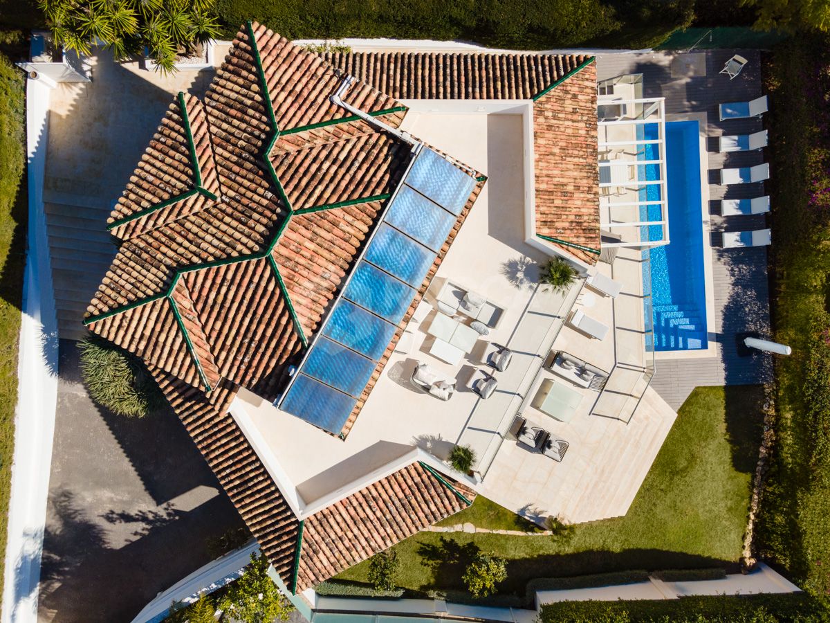 Refurbished Villa with Breathtaking Views in Nueva Andalucia's Golf Valley