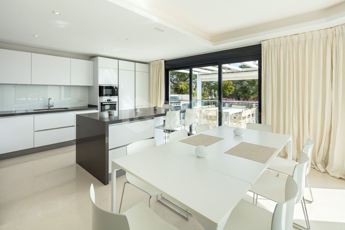 Refurbished Villa with Breathtaking Views in Nueva Andalucia's Golf Valley