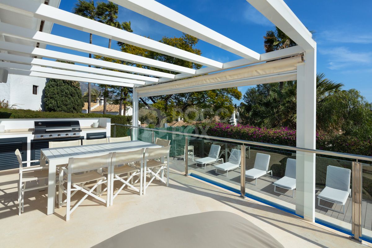 Refurbished Villa with Breathtaking Views in Nueva Andalucia's Golf Valley