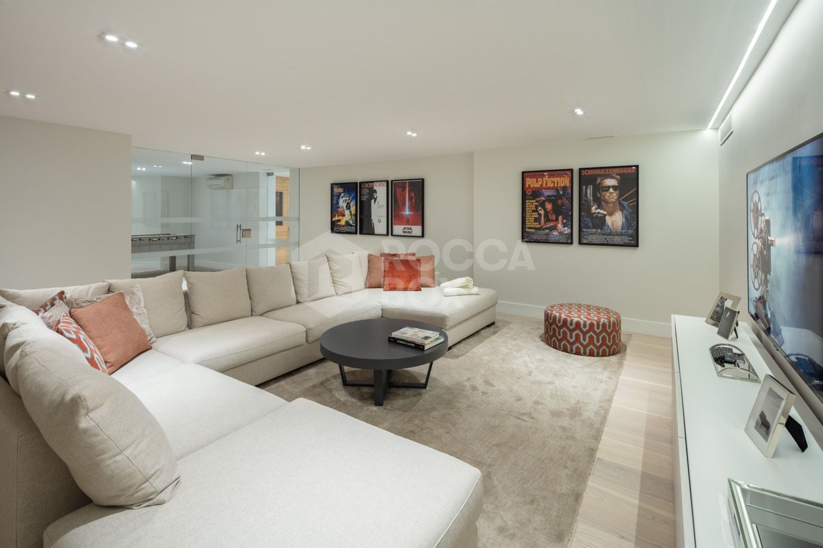 Refurbished Villa with Breathtaking Views in Nueva Andalucia's Golf Valley