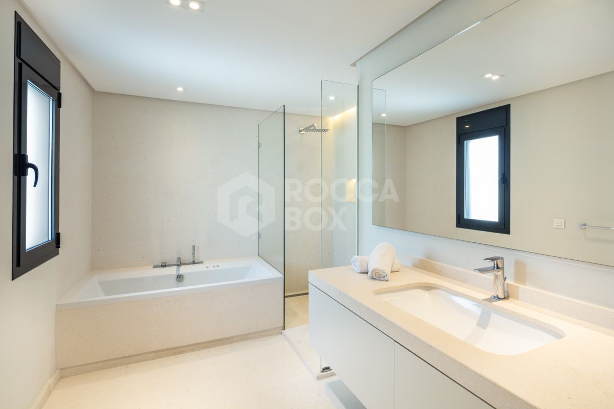 Refurbished Villa with Breathtaking Views in Nueva Andalucia's Golf Valley